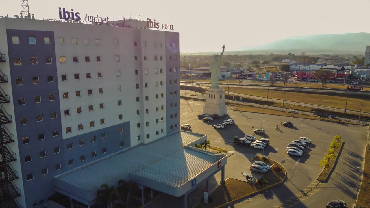 Ibis Lorena - Circuito da Fé Exterior foto